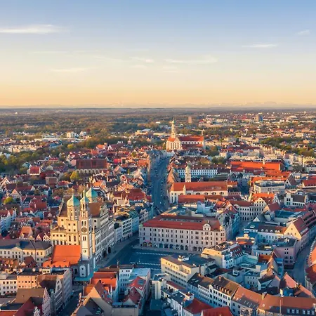 Stylish Old Town With Free Parking And A Balcony Near The Cathedral