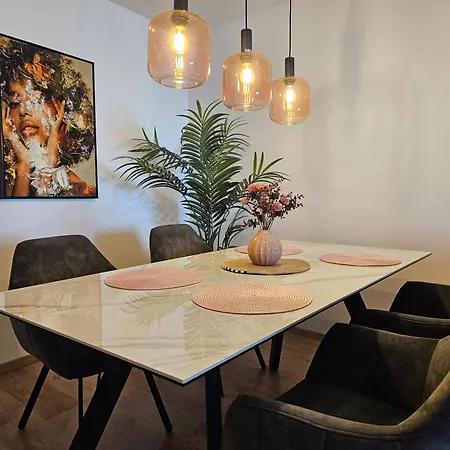 Stylish Old Town With Free Parking And A Balcony Near The Cathedral Augsburg