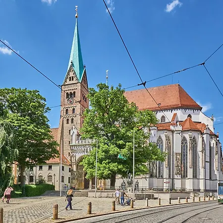 Stylish Old Town With Free Parking And A Balcony Near The Cathedral شقة اوغسبورغ