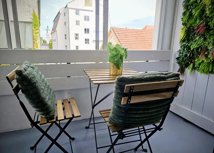 Stylish Old Town With Free Parking And A Balcony Near The Cathedral Apartment *