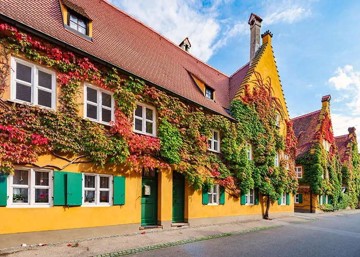 Stylish Old Town With Free Parking And A Balcony Near The Cathedral Appartement Augsburg